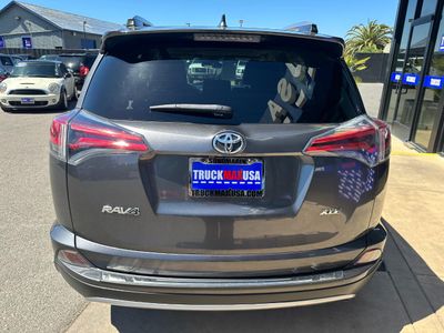 2017 Toyota RAV4 - Photo 7