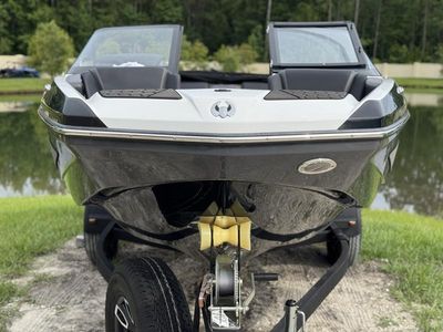 2024 Scarab SBI195 — rear three-quarter view