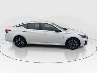 2025 Nissan Altima - Photo 8