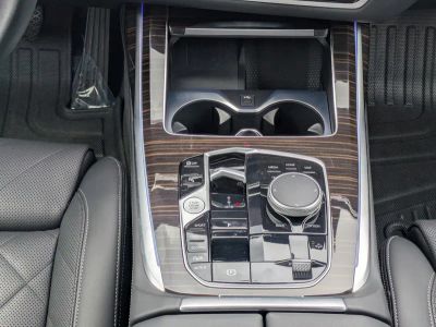 2025 BMW X7 — photo 19 view