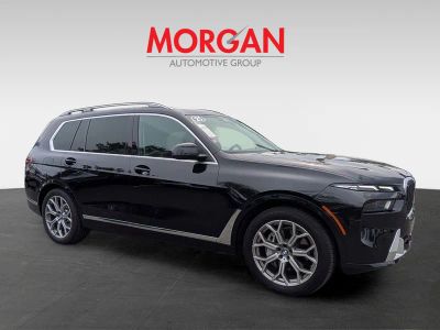 2025 BMW X7 — side profile view