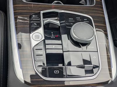 2025 BMW X7 — photo 32 view