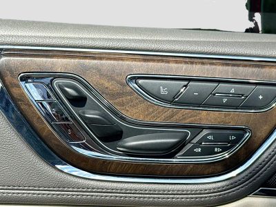 2018 Lincoln Continental — photo 24 view