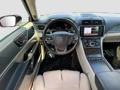 2018 Lincoln Continental — photo 16 view