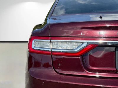 2018 Lincoln Continental — photo 10 view