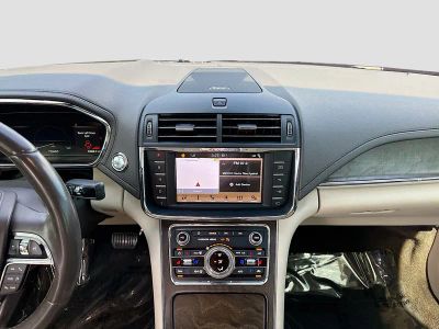2018 Lincoln Continental — photo 18 view