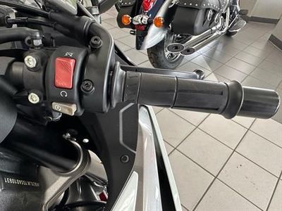 2025 Kawasaki Ninja ZX-6R - Photo 7