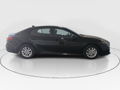 2025 Toyota Camry — photo 8 view