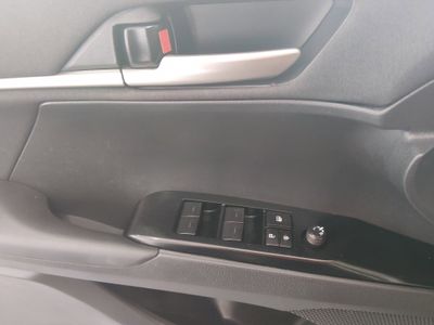 2025 Toyota Camry — photo 16 view
