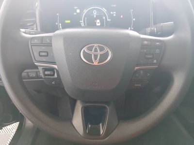 2025 Toyota Camry — photo 12 view