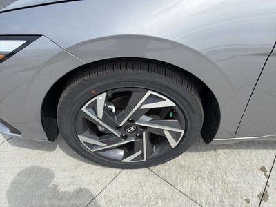 2026 Hyundai Elantra — photo 9 view