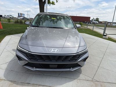 2026 Hyundai Elantra — photo 8 view