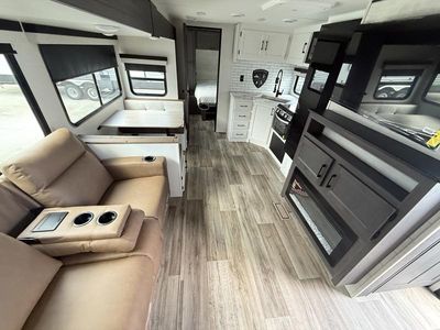 2026 Venture RV STRATUS - Photo 3