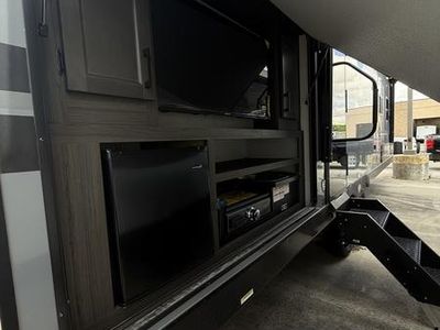 2026 Venture RV STRATUS - Photo 17