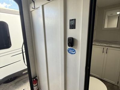 2026 Venture RV STRATUS - Photo 10