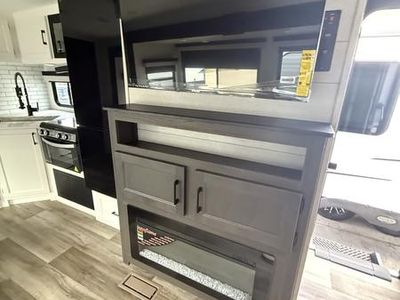 2026 Venture RV STRATUS - Photo 13