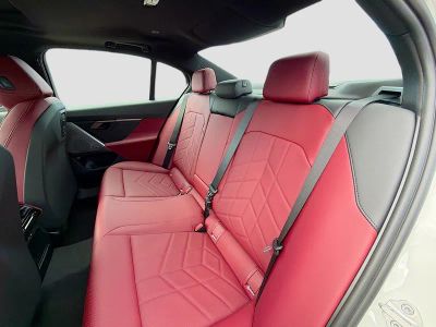 2026 BMW 5 Series — photo 21 view