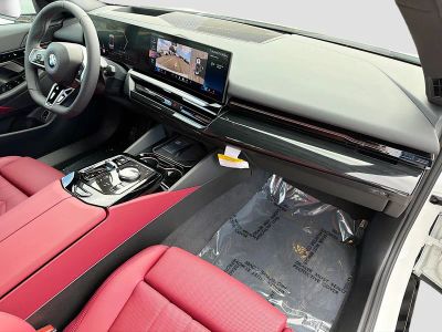 2026 BMW 5 Series — photo 14 view