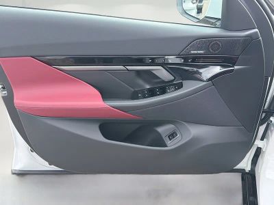 2026 BMW 5 Series — photo 22 view