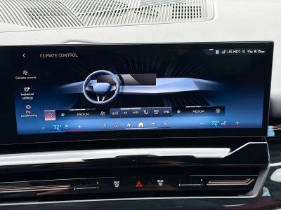 2026 BMW 5 Series — photo 35 view