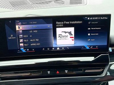 2026 BMW 5 Series — photo 32 view