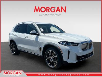 2026 BMW X5 sDrive40i in White — front three-quarter view