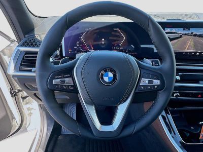 2026 BMW X5 — photo 8 view