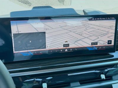 2026 BMW X5 — photo 11 view
