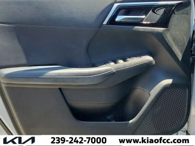 2023 Mitsubishi Outlander — photo 16 view