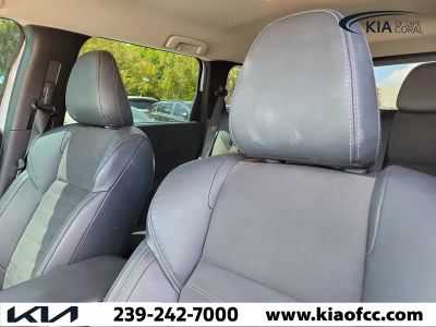 2023 Mitsubishi Outlander — photo 14 view