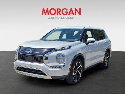 2023 Mitsubishi Outlander — rear three-quarter view