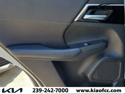 2023 Mitsubishi Outlander — photo 10 view