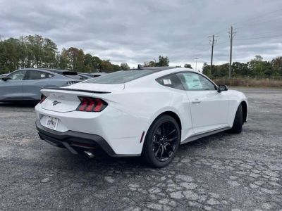 2026 Ford Mustang - Photo 3
