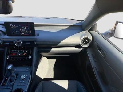 2025 Lexus IS — photo 17 view