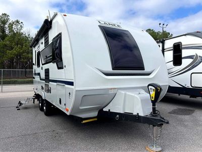 2022 LANCE LANCE — front three-quarter view