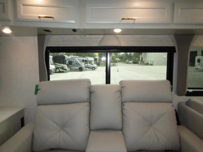 2026 Fleetwood BOUNDER - Photo 8
