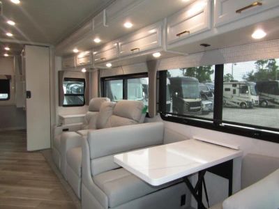2026 Fleetwood BOUNDER - Photo 6