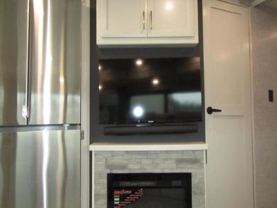 2026 Fleetwood BOUNDER - Photo 13