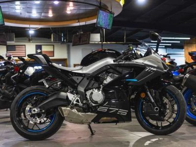 2026 CFMOTO 675SS — front three-quarter view