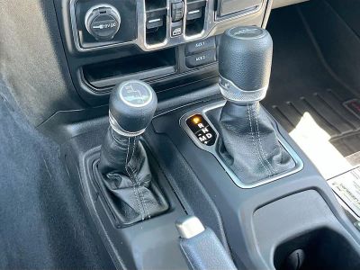 2025 Jeep Gladiator — photo 16 view