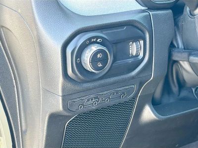 2025 Jeep Gladiator — photo 18 view