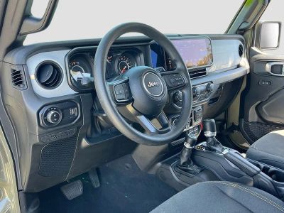 2025 Jeep Gladiator — photo 9 view