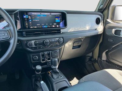 2025 Jeep Gladiator — photo 22 view