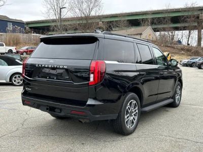 2025 Ford Expedition — side profile view