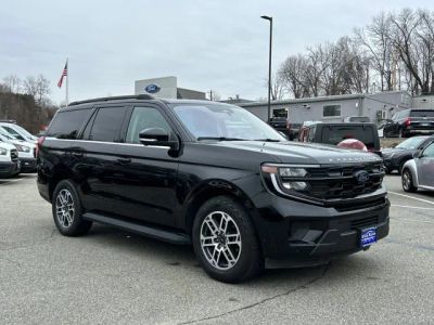2025 Ford Expedition Active in Black Metallic — front three-quarter view