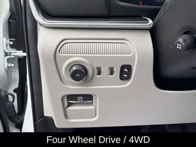 2023 Jeep Wagoneer Base - Photo 17
