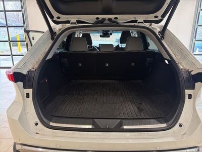 2023 Toyota Venza Limited — photo 23 view
