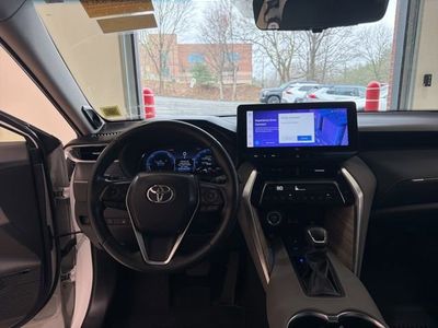 2023 Toyota Venza Limited — photo 20 view