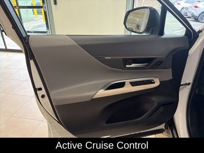 2023 Toyota Venza Limited — photo 13 view