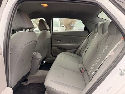 2024 Hyundai Elantra SEL - Photo 29